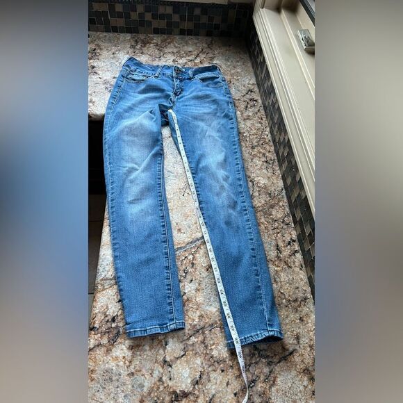 Tiffani Jean - Picture 5 of 10